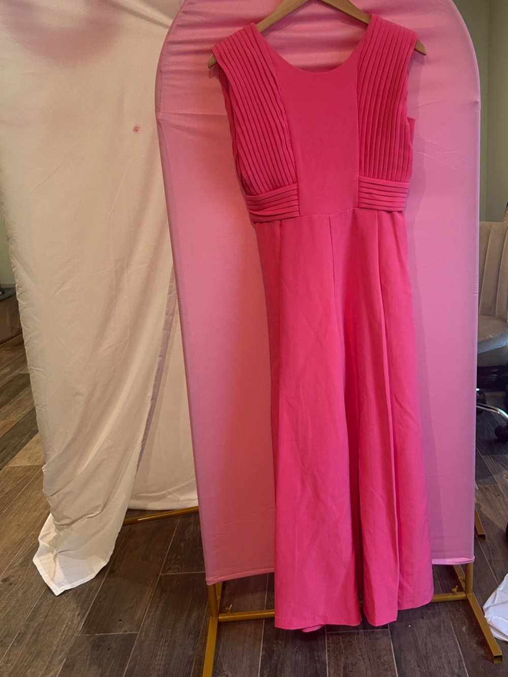 Sleeveless Pleated Waist Pink romper with wide legs